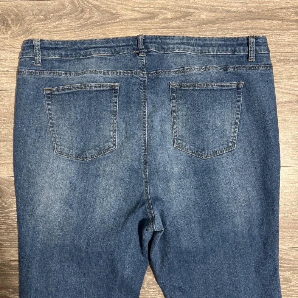Westport Signature Fit Bootcut Jeans Women 22W 42x30 Embroidered Pockets Stretch